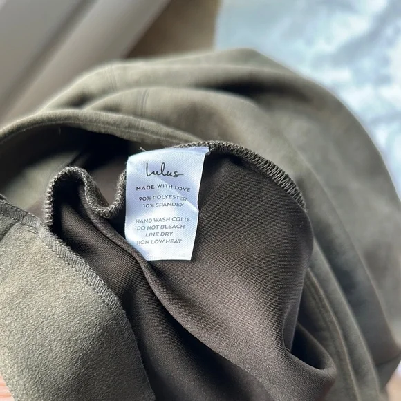 NWT  LULUS Button-Up Shirt and Olive Skirt size L - Picture 12 of 12